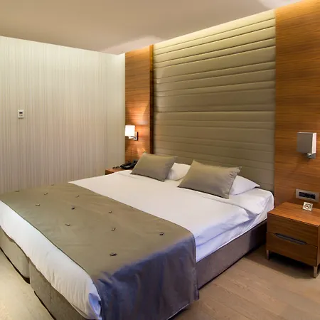 Arcadia Blue Otel 4*